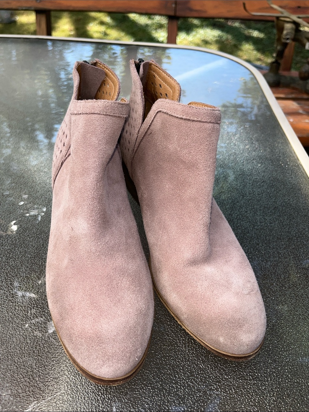 Susina Light Purple Suede Ankle Booties 6.5